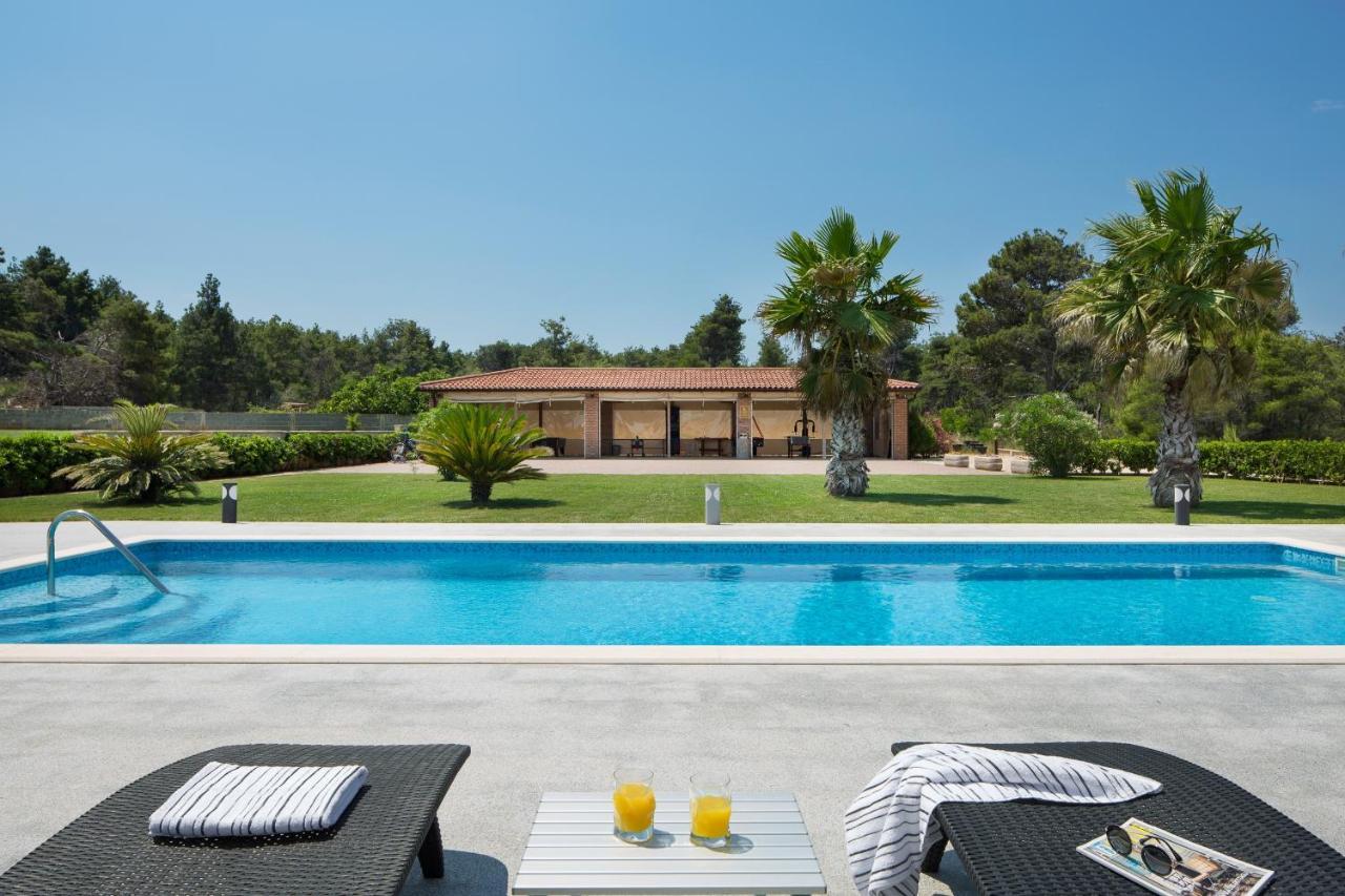 Villa Malibu One Vir Exterior photo