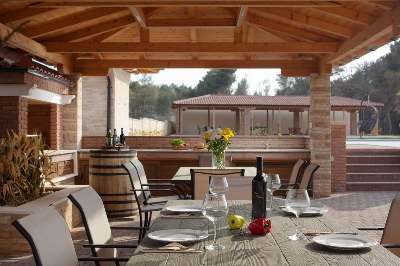 Villa Malibu One Vir Exterior photo